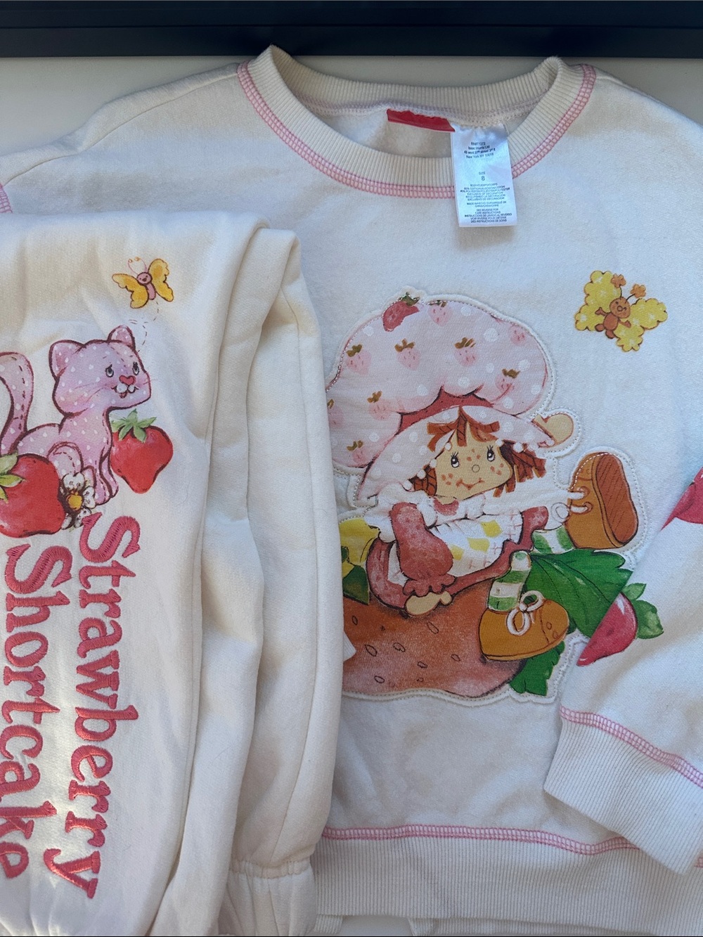 Strawberry Shortcake Cream Graphic Kids Sweatsuit